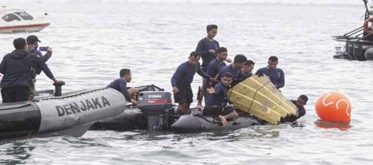 Titik Jatuh Sriwijaya SJ-182 sudah Ditemukan, Tim Gabungan Fokus Cari Kotak Hitam