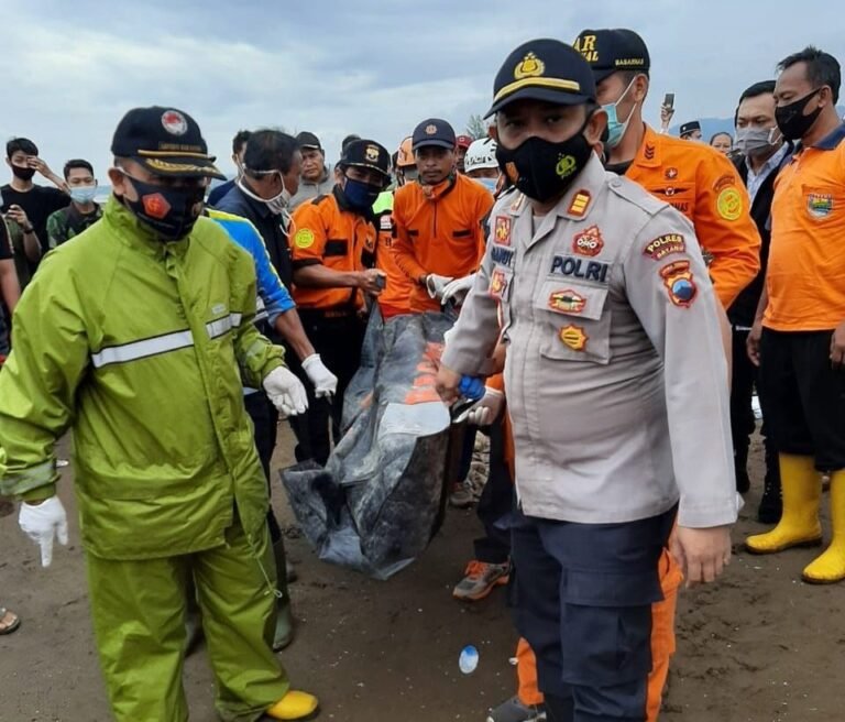 Tim SAR Gabungan Berhasil Temukan Korban Tenggelam di Pantai Roban Batang