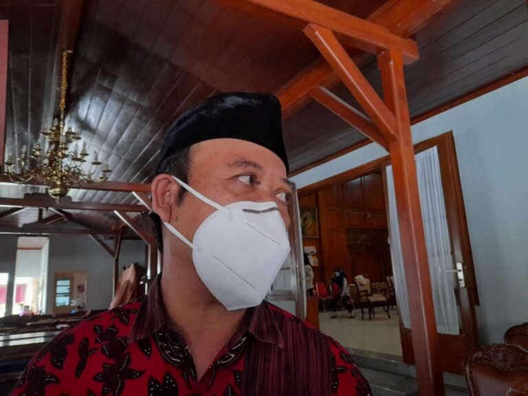 Supaya Warganya Percaya, Bupati Banyumas Siap Jadi yang Pertama Divaksin