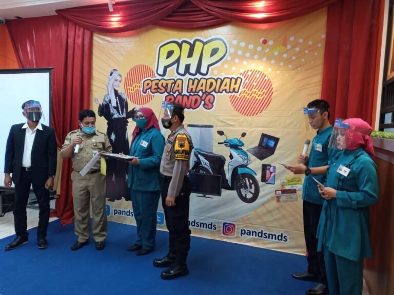 Pand’s Muslim Department Store Semarang Bagikan Sepeda Motor
