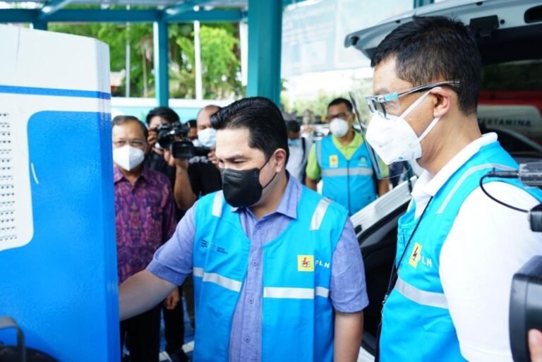 Menteri BUMN Pastikan Kesiapan PLN Dukung Era Kendaraan Listrik