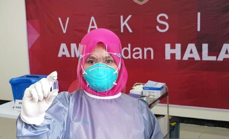 19 Ribu Nakes di Semarang Terima Vaksinasi COVID-19