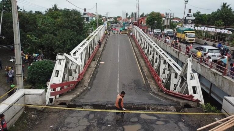 Pemprov Jateng Siap Bantu Pemerintah Pusat Tangani Jalan Nasional Rusak