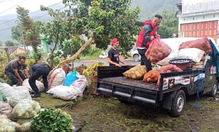 Banjir Pekalongan, PMI Banjarnegara Salurkan Bantuan Logistik