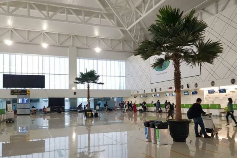 Bandara Semarang Banjir, Tujuh Penerbangan Ditunda