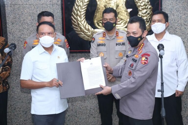 Kapolri Izinkan Kompetisi Sepakbola Asal Taat Protokol Kesehatan