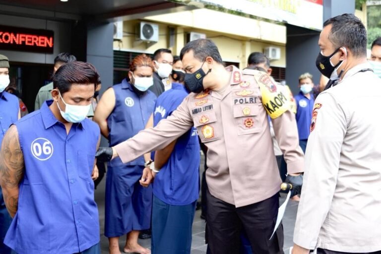 Bawa Samurai, Sekelompok Orang Lakukan Penganiayaan dan Pengrusakan di 4 TKP di Surakarta