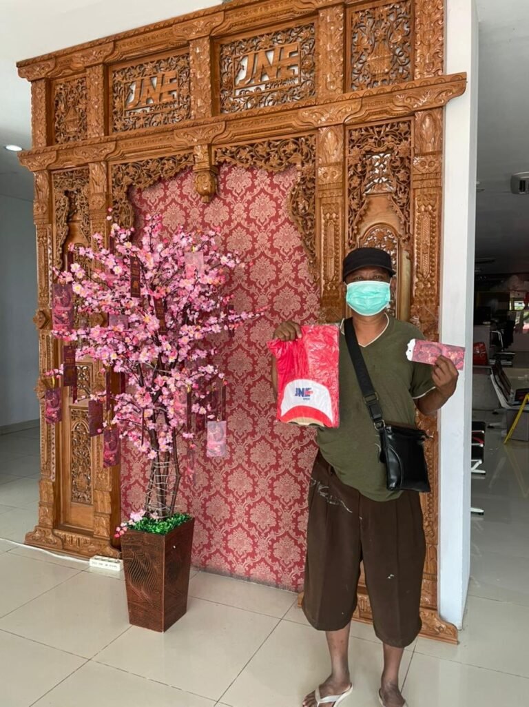 ‘Angpao’ JNE Meriahkan Imlek 2021