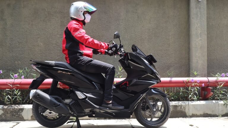 Riding Nyaman With Matic Besar PCX160