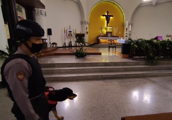 Akses Gereja Katedral Semarang Dijaga Ketat
