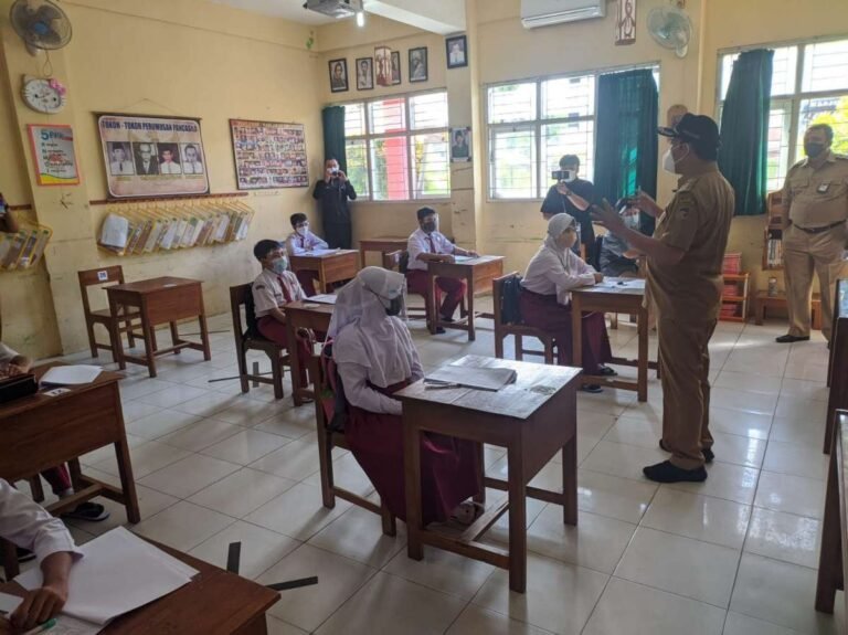 Bupati Klaim Uji Coba PTM di Banyumas Tidak Ada Kendala