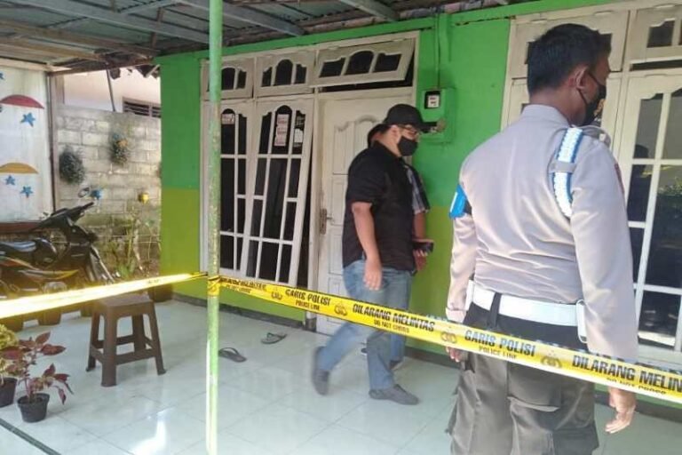 Polres Magelang Olah TKP Ledakan yang Akibatkan 1 Warga Tewas