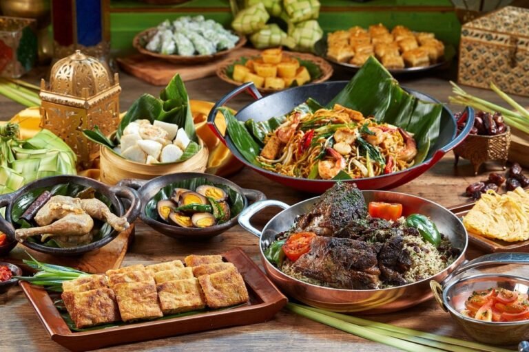 Sajian Khas Nasi Briyani dan Kambing Guling