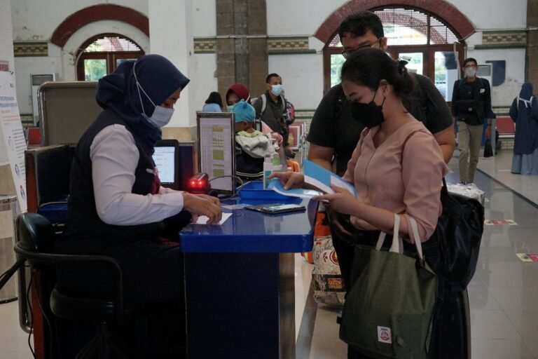 Volume Pelanggan KA Masih Stabil