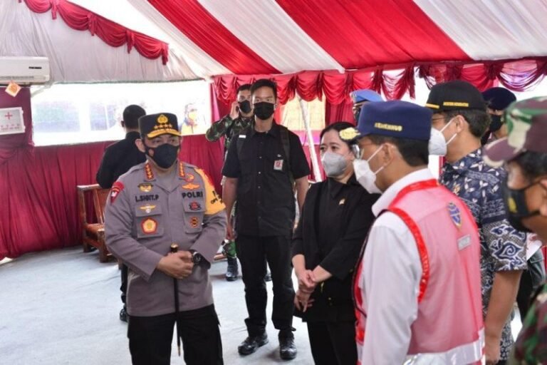 Kapolri Minta Tempat Wisata di Zona Merah Ditutup