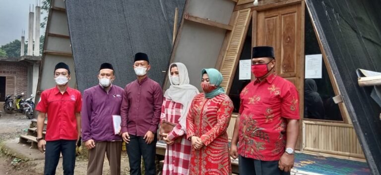 PDAM dan PKK Kabupaten Semarang Sambangi Pesantren Berbasis Wisata Religi