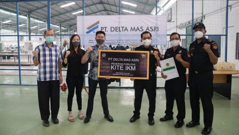 Bea Cukai Surakarta Beri Fasilitas KITE IKM ke Industri Konveksi di Karanganyar