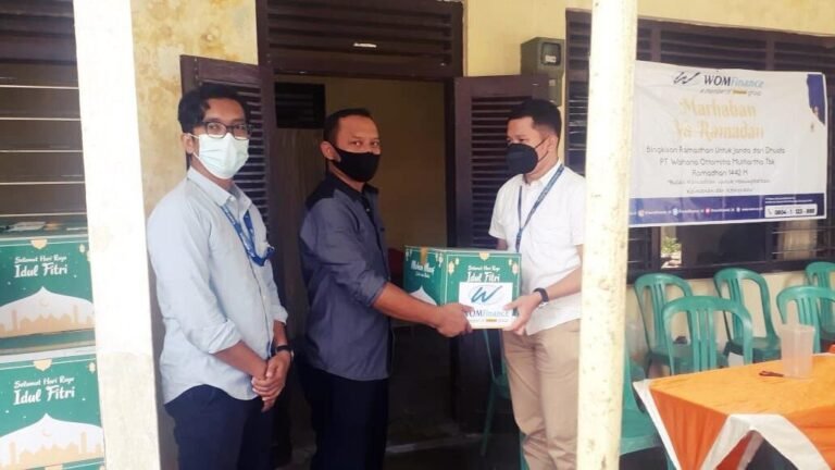 WOM Finance Gelar Bakti Sosial