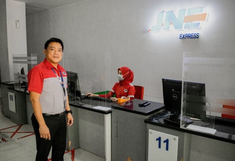 Performa Moncer, Wahyu Sangerti Alam Raih The Best Branch Manager JNE 2020
