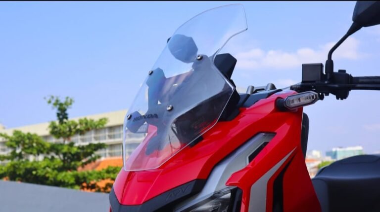 Wind Shield ADV 150 Bikin Aman Berkendara