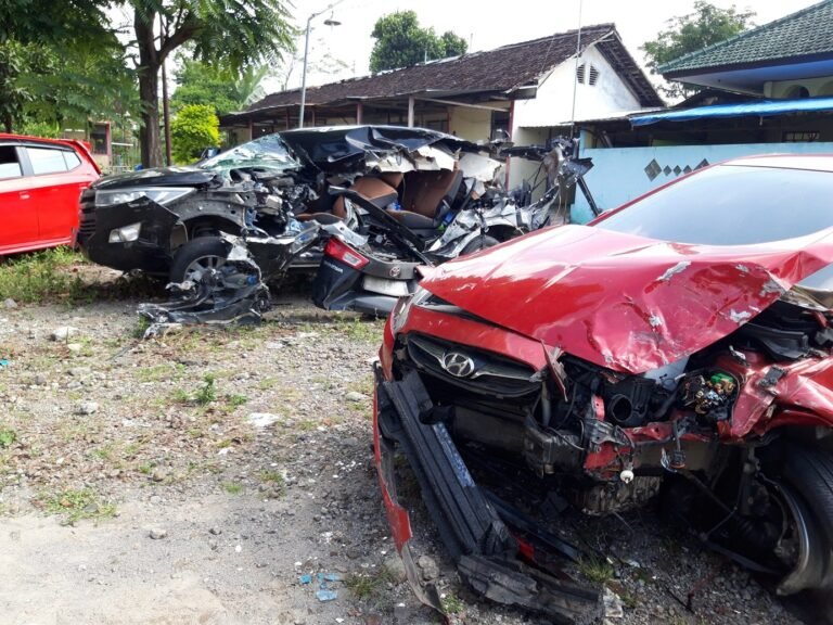 8 Mobil Tabrakan di Tol Boyolali dan Kertek
