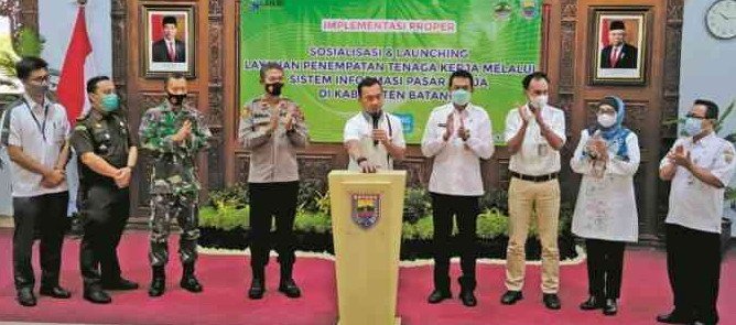 Ribuan Warga Batang Daftar Kerja