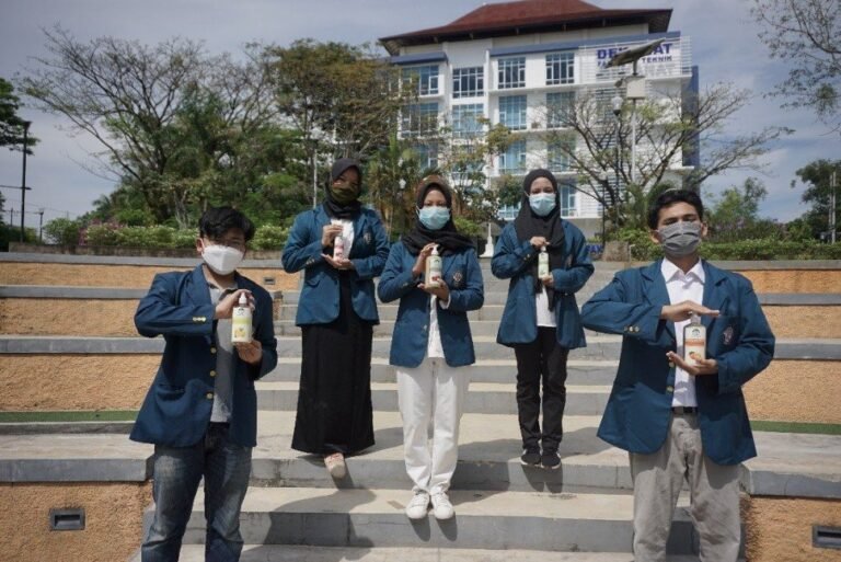 Percepat Penanganan Pandemi, Tim PKM-K WAZYTECH UNDIP yang diketuai Yelta Okta Dina Menginovasikan Produk Sanitasi dari Limbah Organik