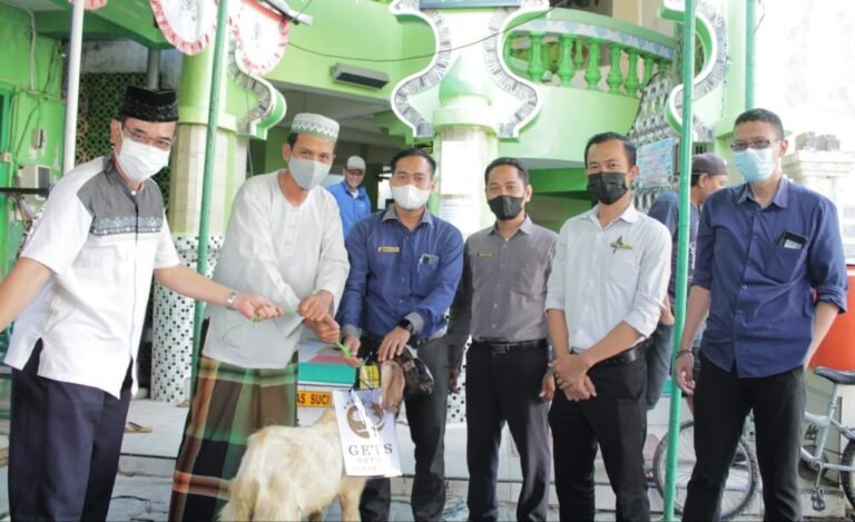 Salurkan Hewan Qurban Di Lingkungan Hotel