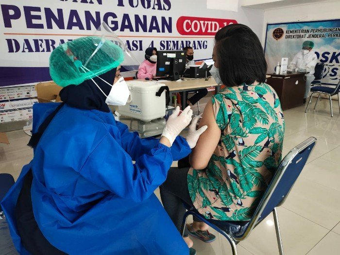KAI Sediakan Vaksinasi Covid-19 Gratis di Stasiun