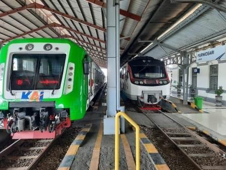 Naik Kereta Lokal Wajib Tunjukkan STRP, Begini Aturannya