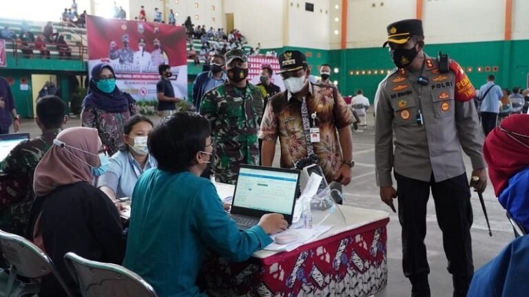 Polres Semarang Gencarkan Vaksinasi, Longgarkan Penyekatan