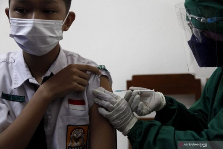 Pemprov Jateng Imbau Seluruh Pelajar SMA/SMK Jalani Vaksinasi