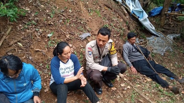 Tiga Peziarah Hilang di Gunung Ungaran Ditemukan Selamat