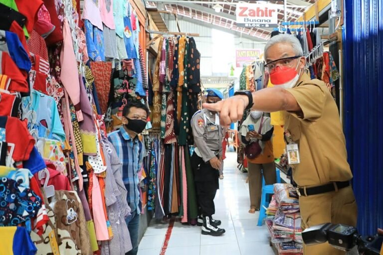 Ganjar Usul Konsep Dasa Bakul Diterapkan di Pasar Tradisional