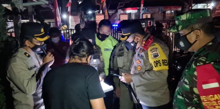 Kapolres Salatiga Tertibkan Kafe yang Langgar PPKM