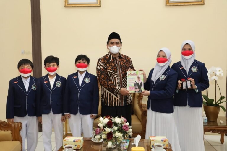 Taj Yasin Apresiasi Siswa SD Peraih Medali di Kompetisi Internasional