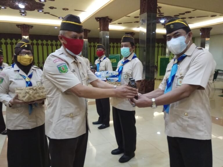 Hipprada Serahkan Bantuan Jamu Anti Corona