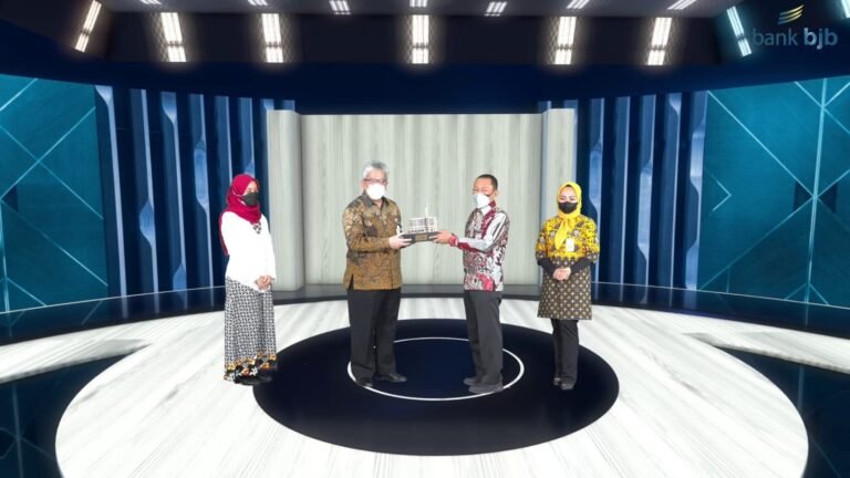 Bank bjb dan LJK  Tandatangani Piagam Korporasi Konglomerasi Keuangan