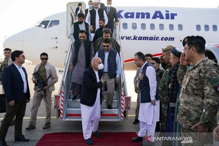 Empat Mobil dan Satu Heli Penuh Uang Tunai, Presiden Ashraf Ghani Tinggalkan Afghanistan
