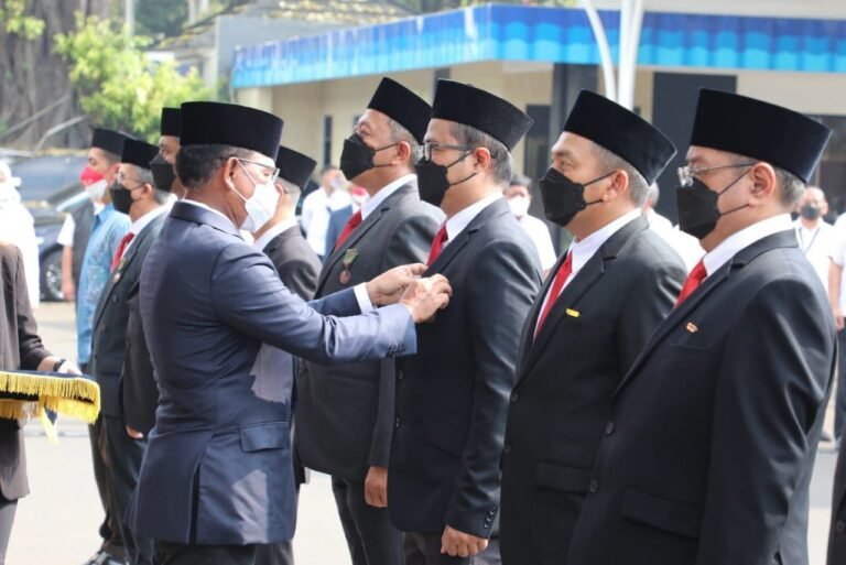 7 Karyawan TelkomGroup Terima Anugrah Satyalancana