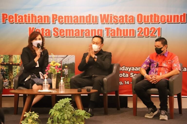 Edukasi Tren Baru Pemandu Wisata Outbound 