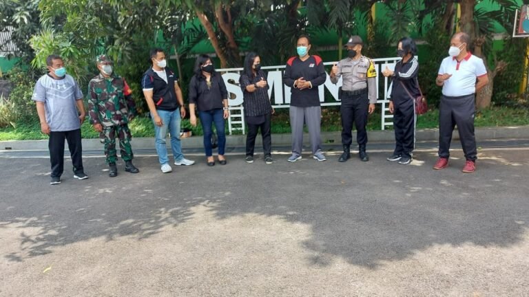 SMP 17 Semarang Vaksin Serentak 745 Siswanya