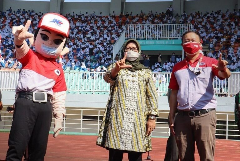 JNE Vaksinasi 18.800 Karyawan dan Masyarakat Umum