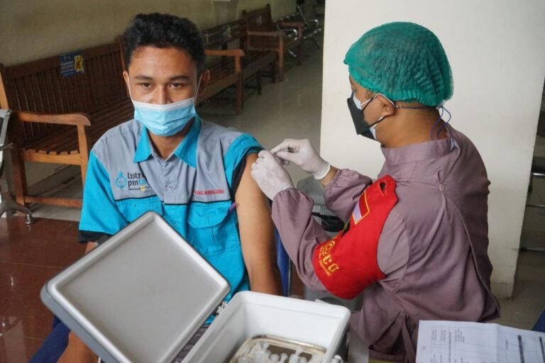 PLN dan RS Bhayangkara Semarang Lanjutkan Program 1.000 Vaksin Tahap Kedua