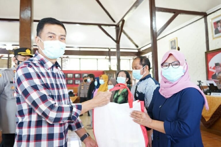 PKL dan Warung Dapat Bantuan Rp 1,2 Juta