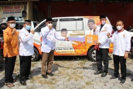 PKS Luncurkan Mobil Layanan Saat Pelantikan Pengurus