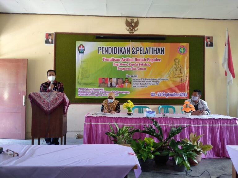 Kepala Disdikpora Temanggung Dorong Guru untuk Menulis