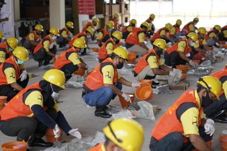 SIG Gelar Pelatihan dan Sertifikasi Bagi 190 Tenaga Konstruksi