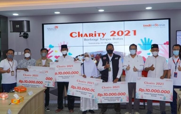 IndiHome Serahkan Bantuan Rp420 Juta