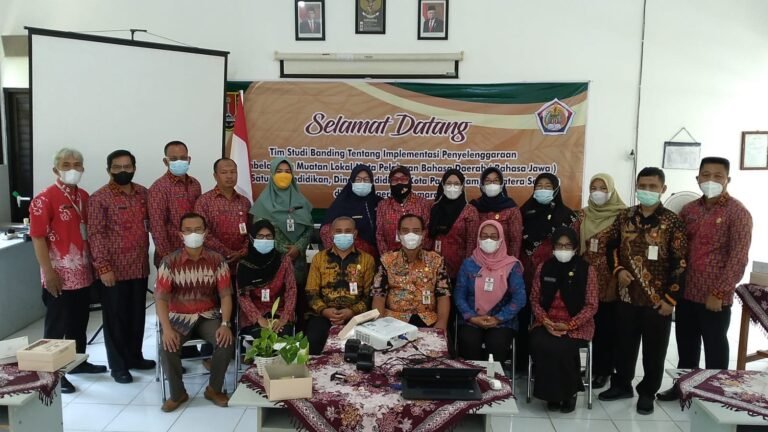 Guru Pagar Alam Sumsel Studi Banding ke SMPN 17 Semarang